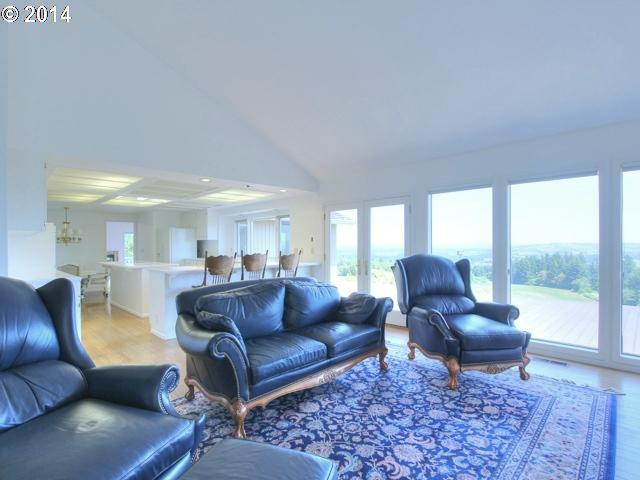 33507 Southwest Laurel Road Hillsboro, OR 97123 - Photo 7 of 16 Gallery Image 7