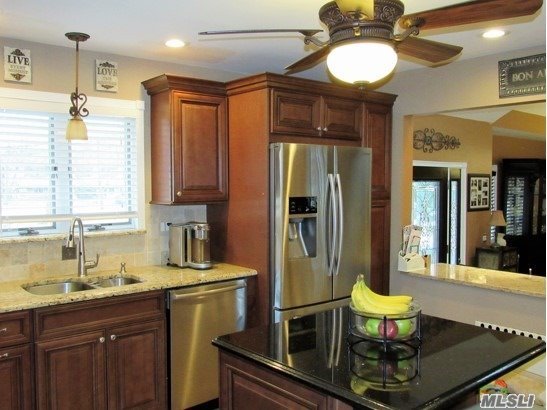 28 Dare Road Selden, NY 11784 - Photo 7 of 20