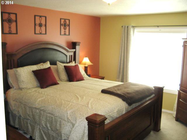 862 Sandpine Loop Northeast Keizer, OR 97303 - Photo 13 of 16 Gallery Image 13