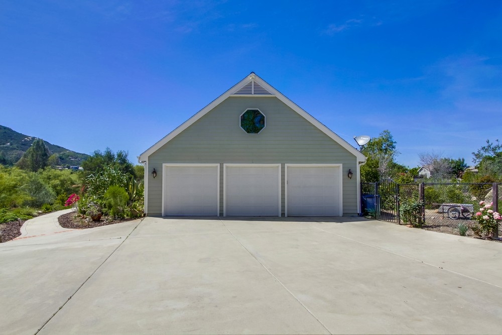 13220 Glen Circle Road Poway, CA 92064 - Photo 23 of 25