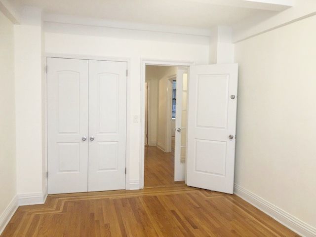 235 West 76th Street, Unit 7C Manhattan, NY 10023 - Photo 9 of 12