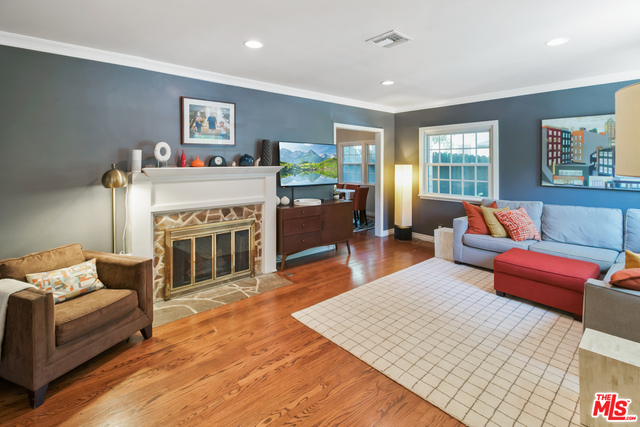 12164 Viewcrest Road Studio City, CA 91604 - Photo 2 of 20