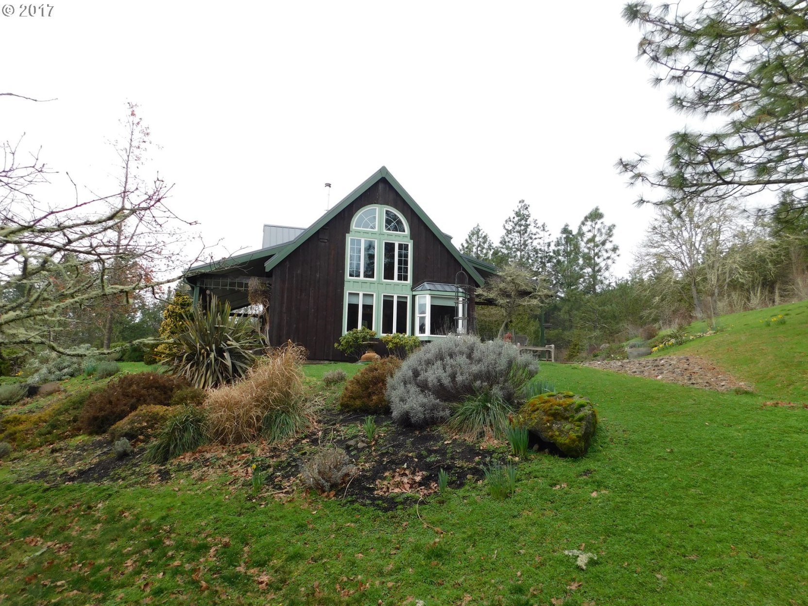 6674 Roberts Creek Road Roseburg, OR 97470 - Photo 2 of 29 Gallery Image 2