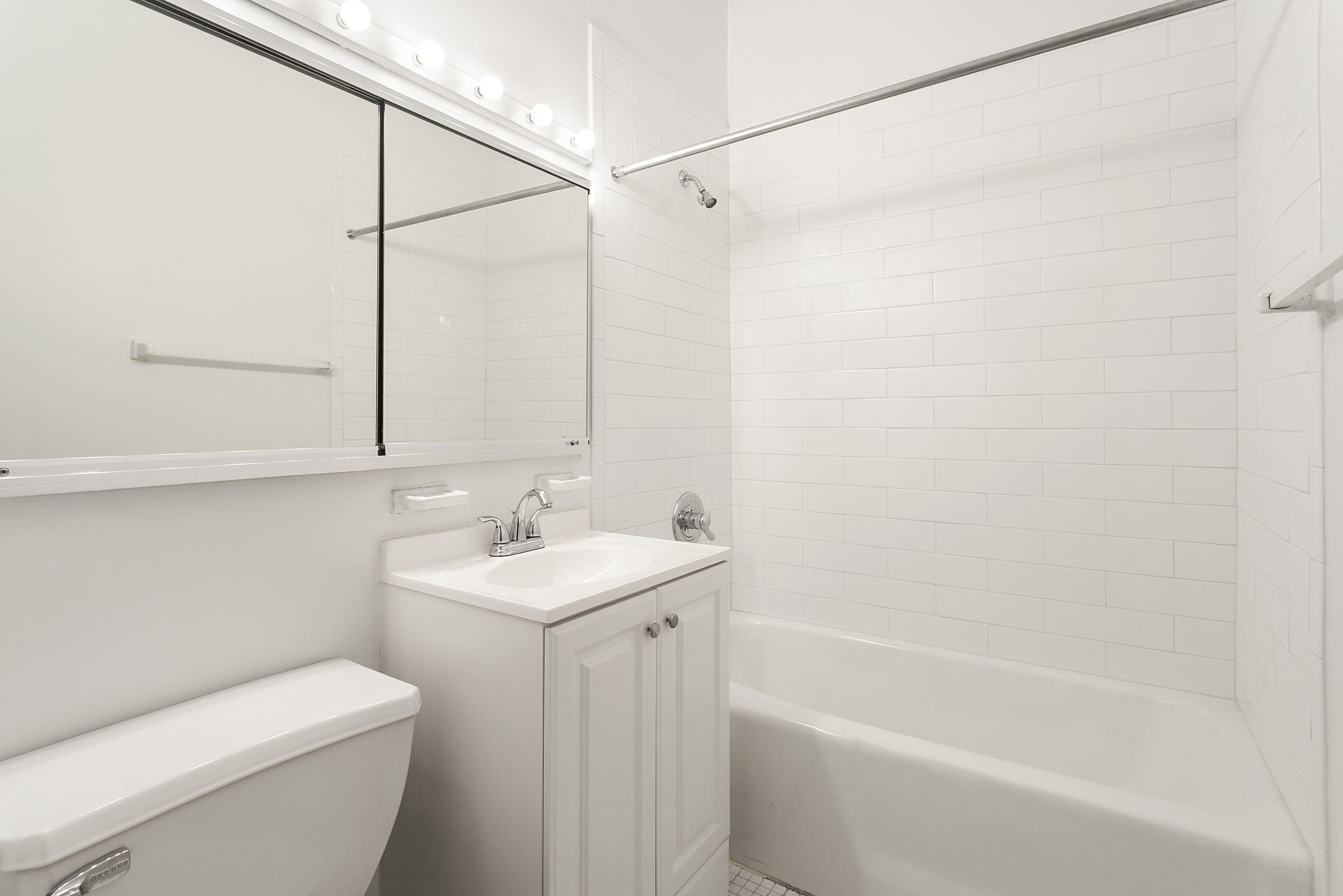 215 West 84th Street, Unit 406 Manhattan, NY 10024 - Photo 6 of 7