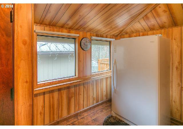 20547 Abiqua Road Northeast Scotts Mills, OR 97375 - Photo 12 of 16 Gallery Image 12