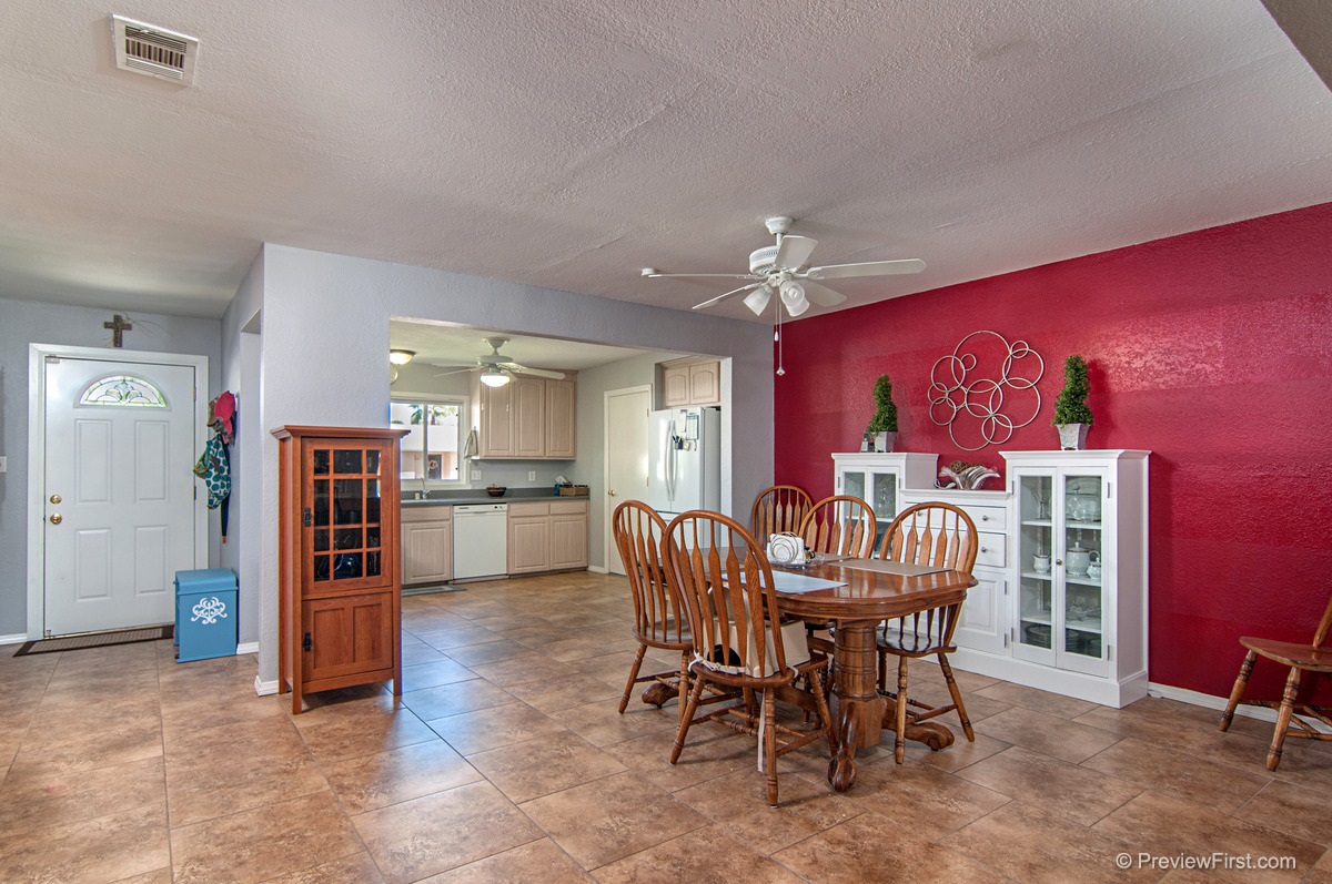 9761 Abbeyfield Road Santee, CA 92071 - Photo 4 of 25 Gallery Image 4