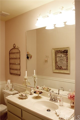 375 Grandview Road Twin Peaks, CA 92391 - Photo 14 of 30 Main level bathroom