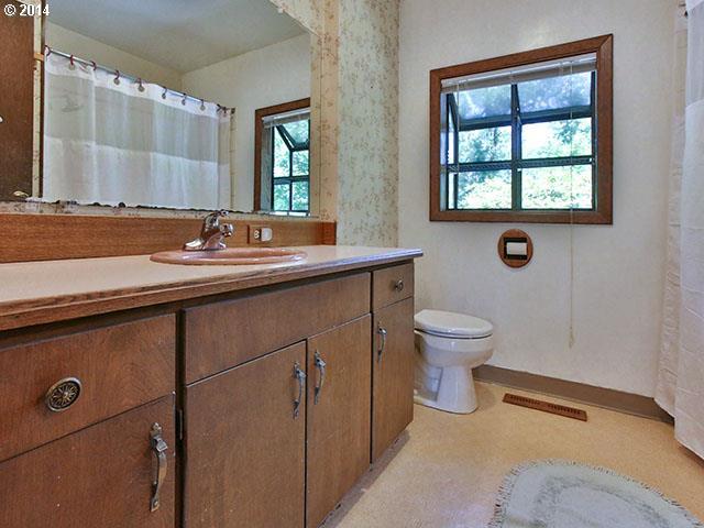 9035 Southwest Rambler Lane Portland, OR 97223 - Photo 9 of 14
