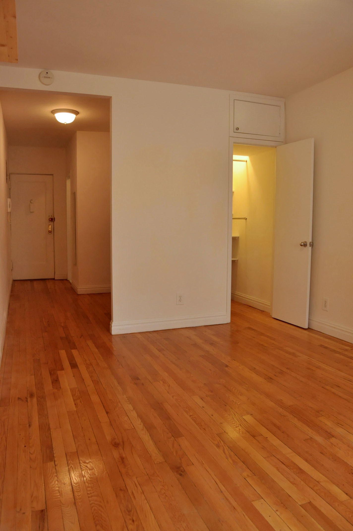 312 West 23rd Street, Unit 4F Manhattan, NY 10011 - Photo 3 of 12