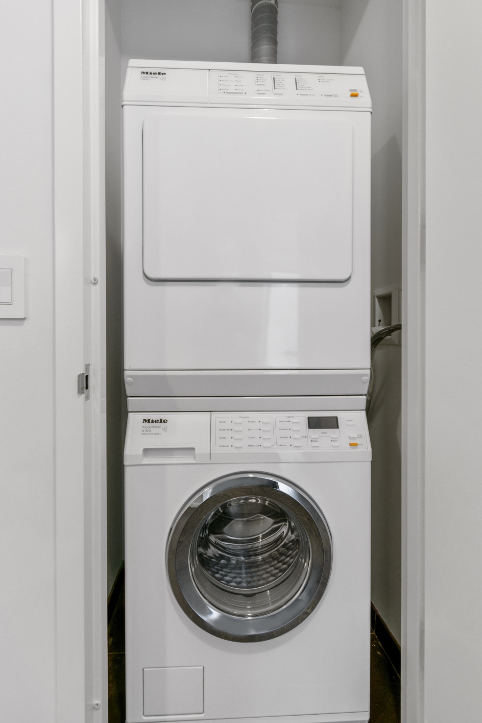 50 Riverside Boulevard, Unit 9J Manhattan, NY 10069 - Photo 8 of 9