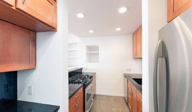 521 W 47th St, Unit PH4B Manhattan, NY 10036 - Photo 10 of 12