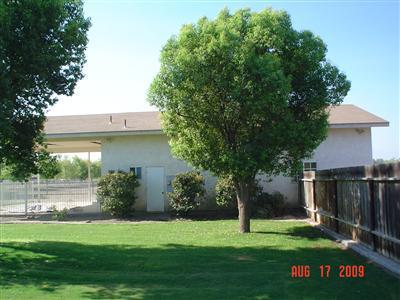 6937 Lindsay Road Bakersfield, CA 93313 - Photo 11 of 15 View of shop from backyard
