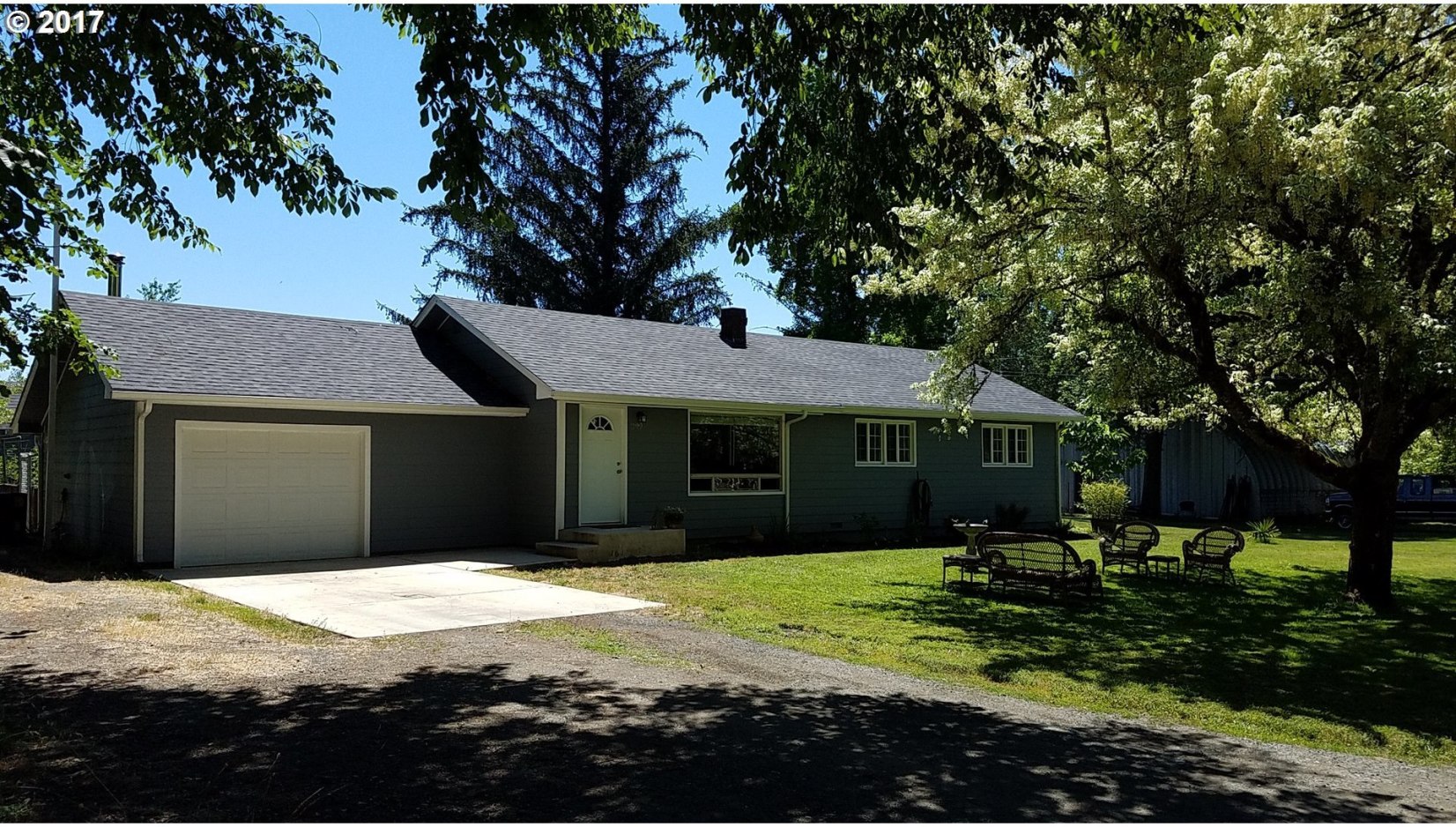 299 North Side Road Sutherlin, OR 97479 - Photo 1 of 31