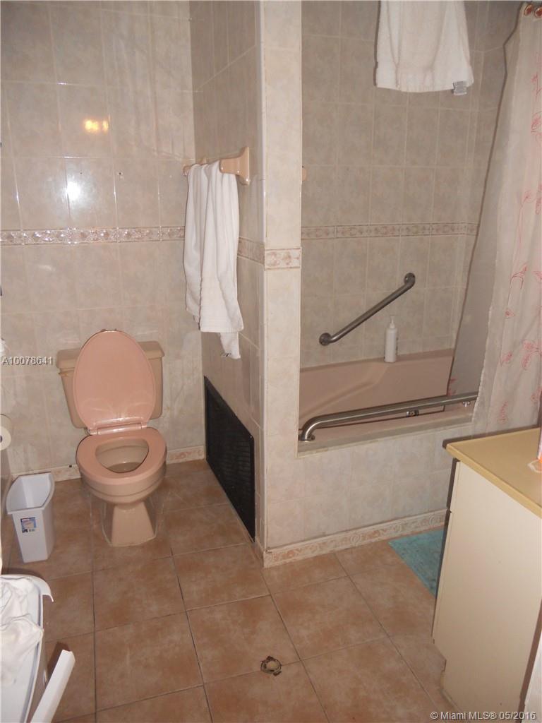 2336 Northwest 35th Street Miami, FL 33142 - Photo 18 of 20
