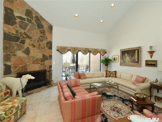 52 Harvard Road Manhasset, NY 11030 - Photo 4 of 20
