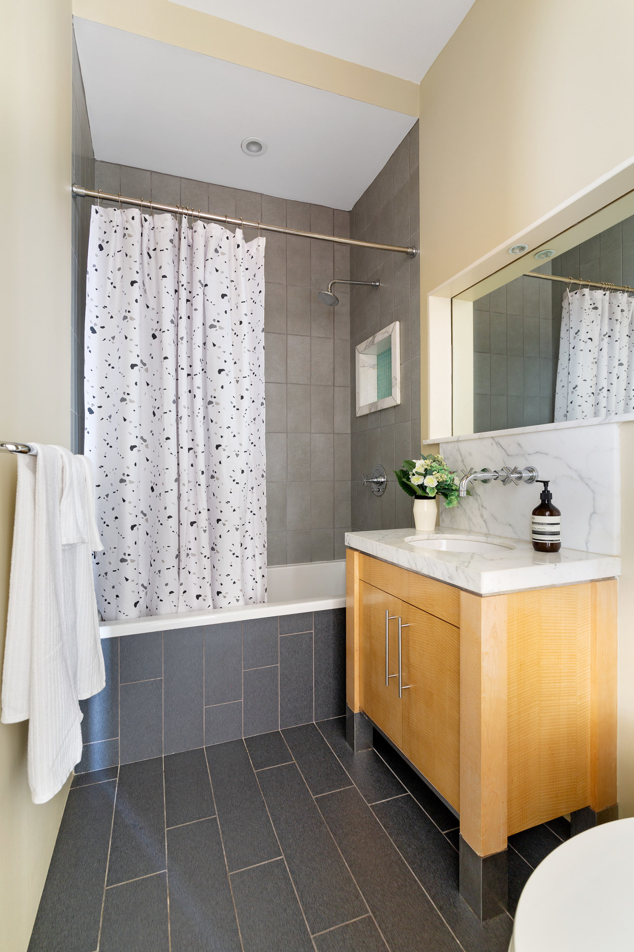 60 Broadway, Unit 8L Brooklyn, NY 11249 - Photo 6 of 11