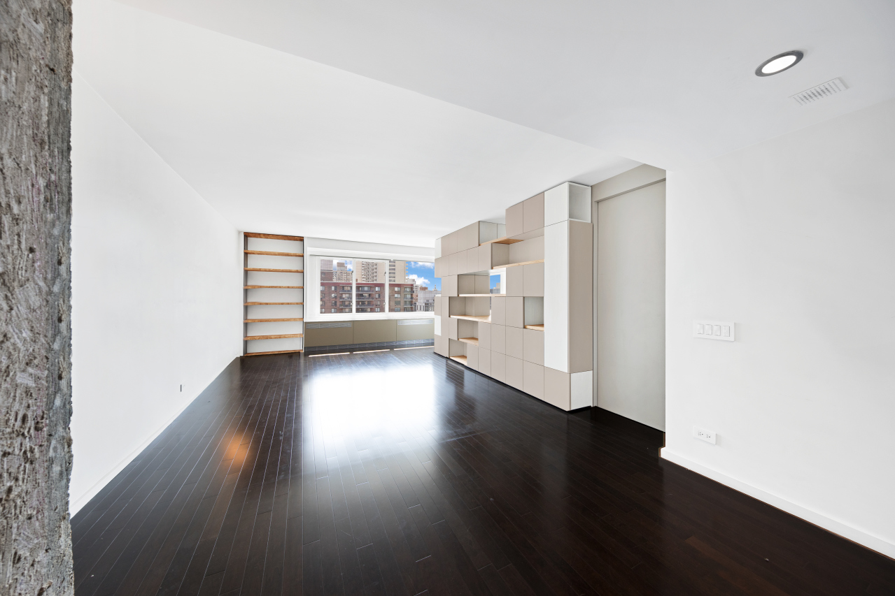 392 Central Park West, Unit 20L Manhattan, NY 10025 - Photo 2 of 8