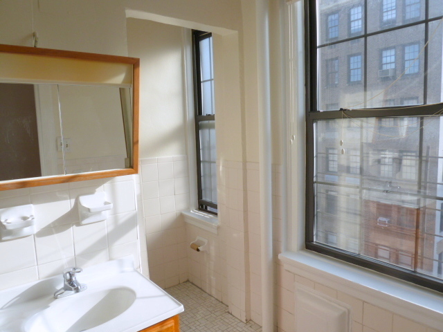175 West 76th Street, Unit 12G Manhattan, NY 10023 - Photo 4 of 6