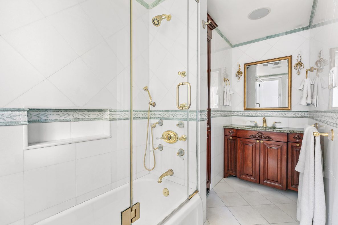 875 5th Avenue, Unit 8D Manhattan, NY 10065 - Photo 5 of 11