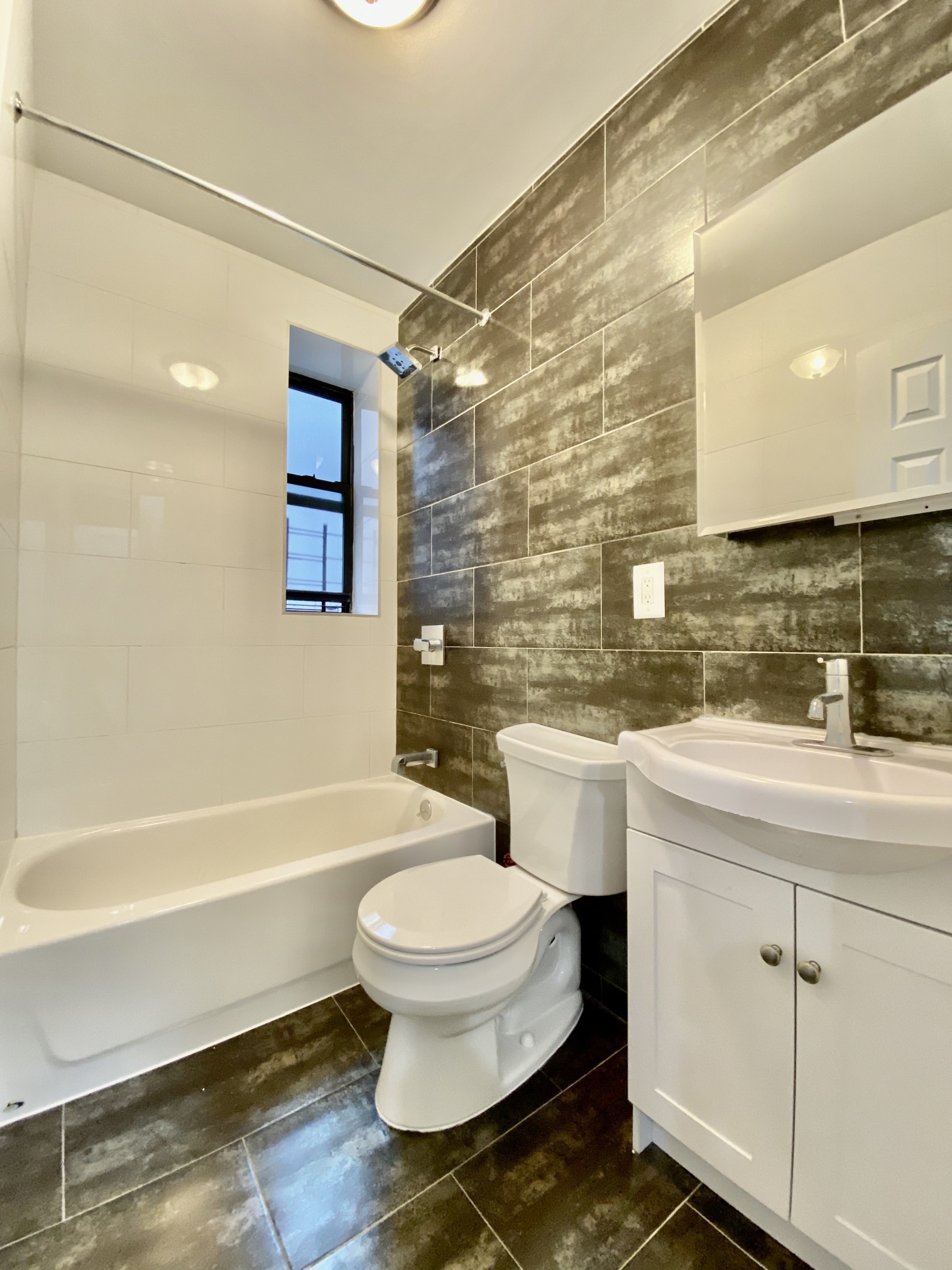 48 Post Avenue, Unit 42 Manhattan, NY 10034 - Photo 5 of 6