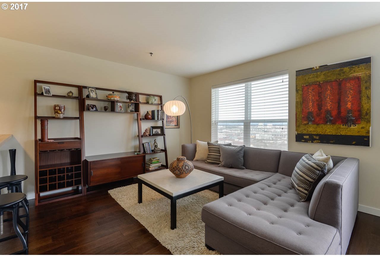 423 Northwest Uptown Terrace, Unit 1A Portland, OR 97210 - Photo 3 of 18