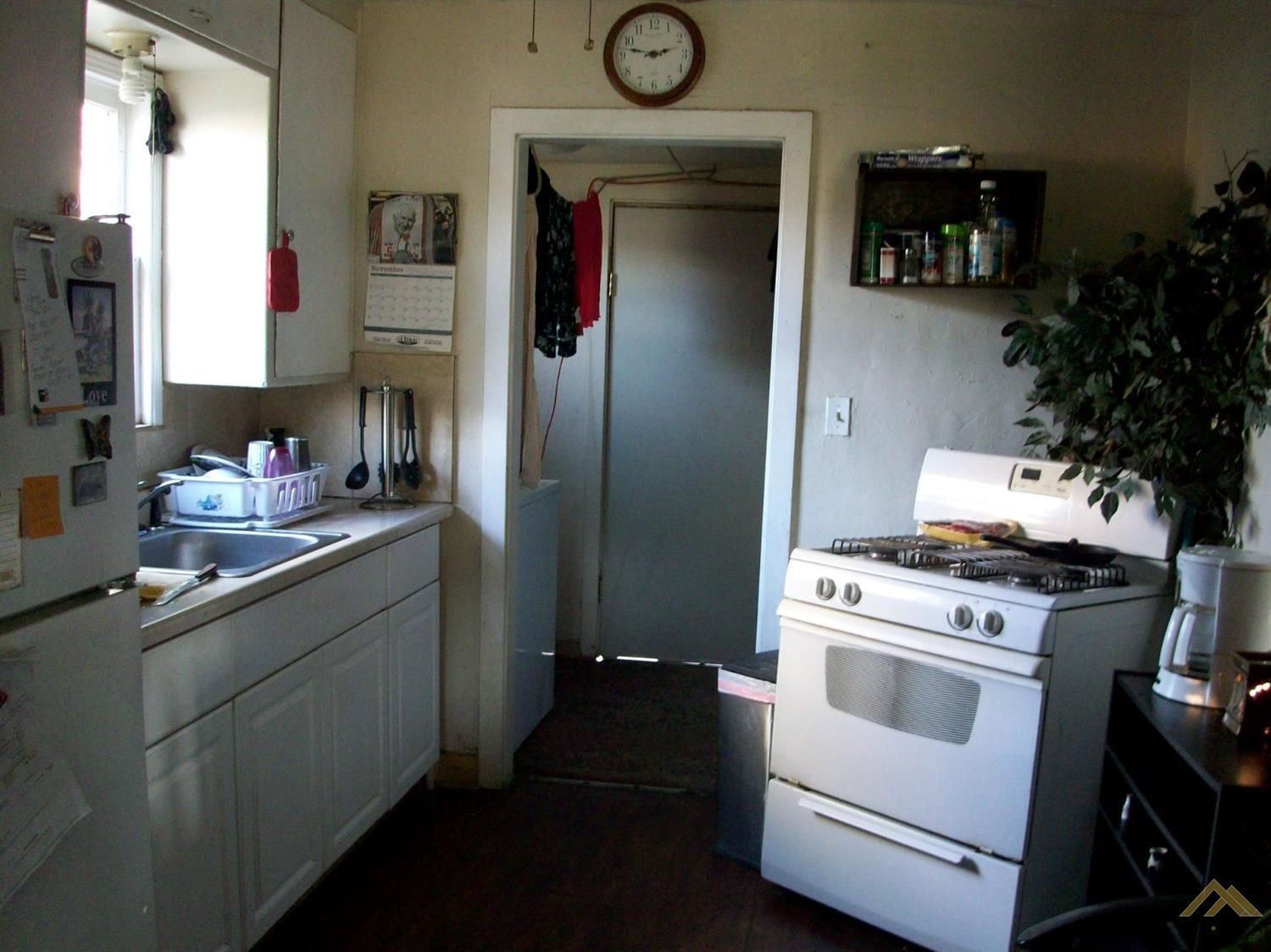 717 Decatur Street Bakersfield, CA 93308 - Photo 5 of 13 Gallery Image 5