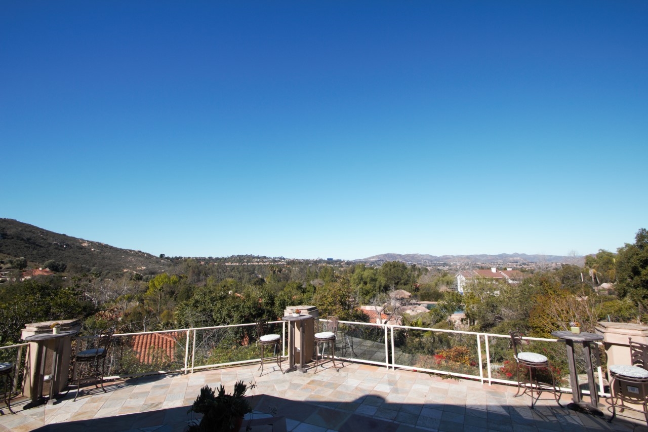 13180 Glen Circle Road Poway, CA 92064 - Photo 8 of 25