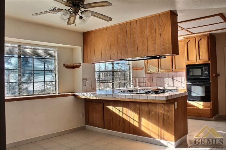 30451 Condor Place Tehachapi, CA 93561 - Photo 11 of 20 Gallery Image 11