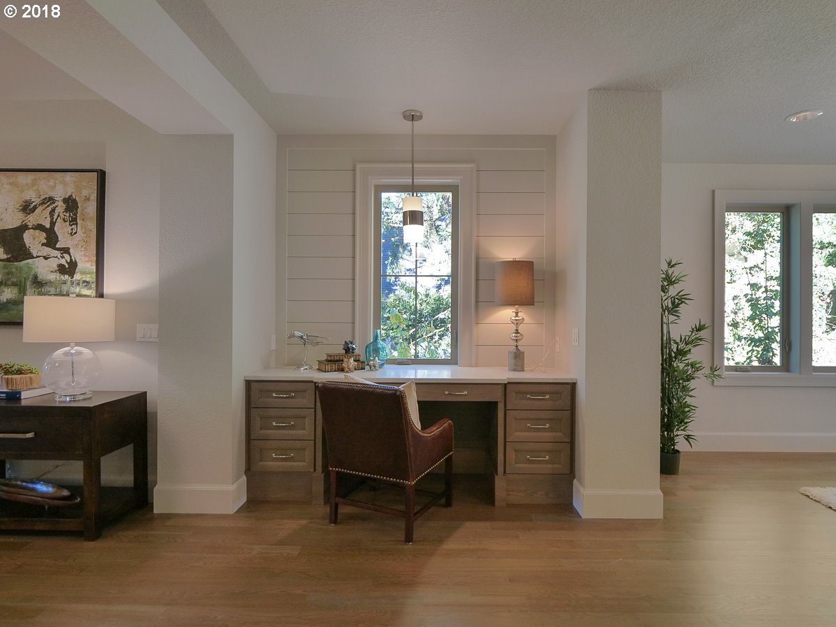 17626 Kelok Road Lake Oswego, OR 97034 - Photo 13 of 31 Gallery Image 13