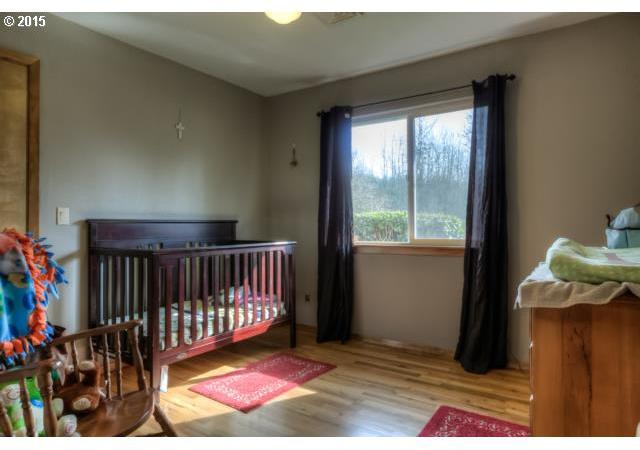 7577 Lardon Road Northeast Salem, OR 97305 - Photo 15 of 16 Gallery Image 15