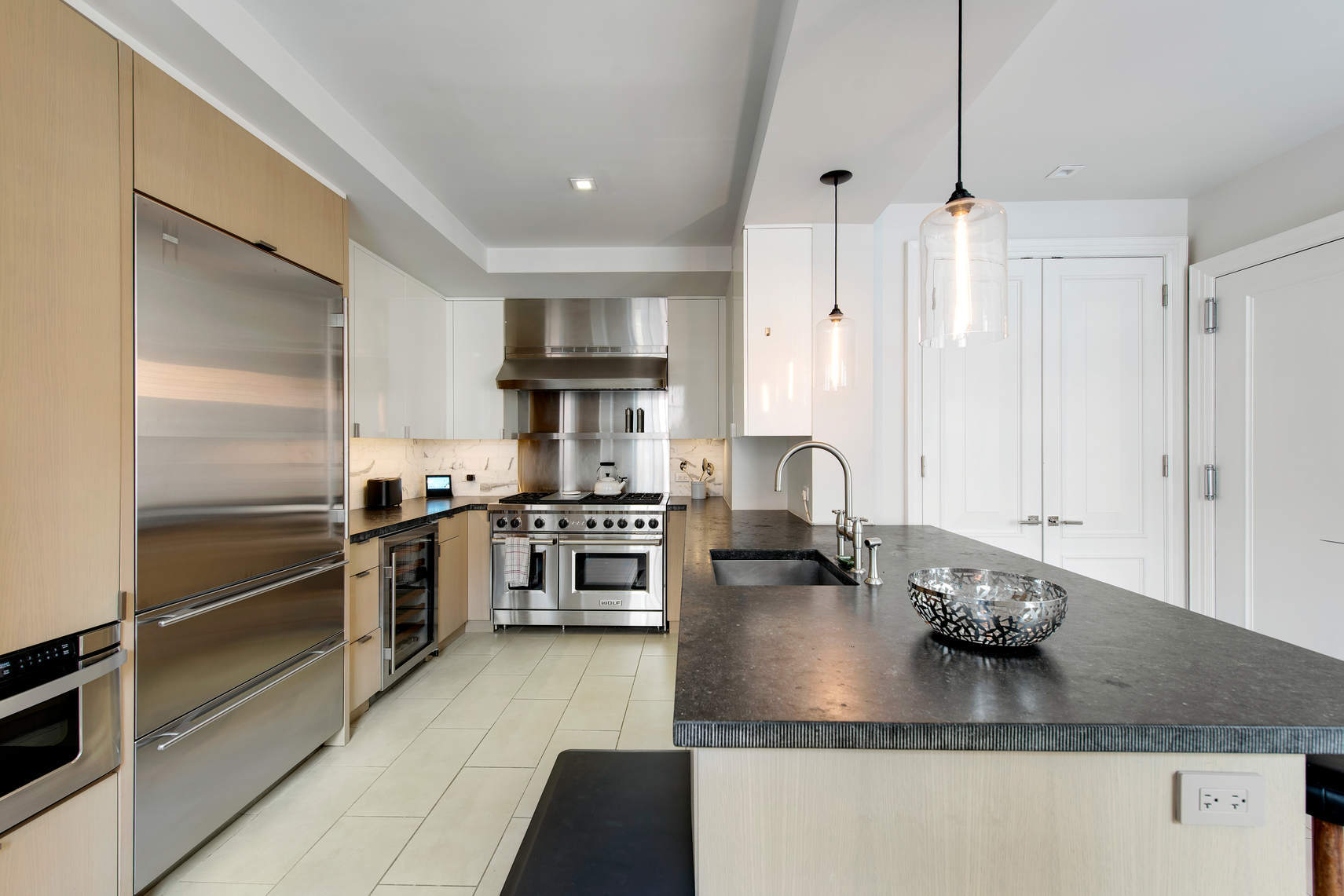 141 East 88th Street, Unit 4G Manhattan, NY 10128 - Photo 4 of 14