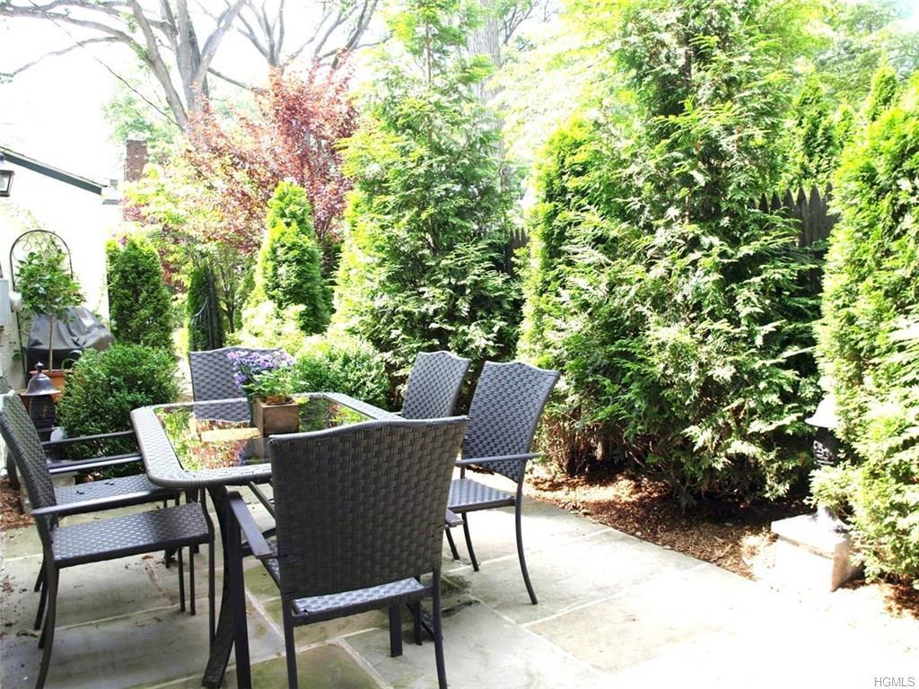 6 Garden Road Pelham, NY 10803 - Photo 8 of 20