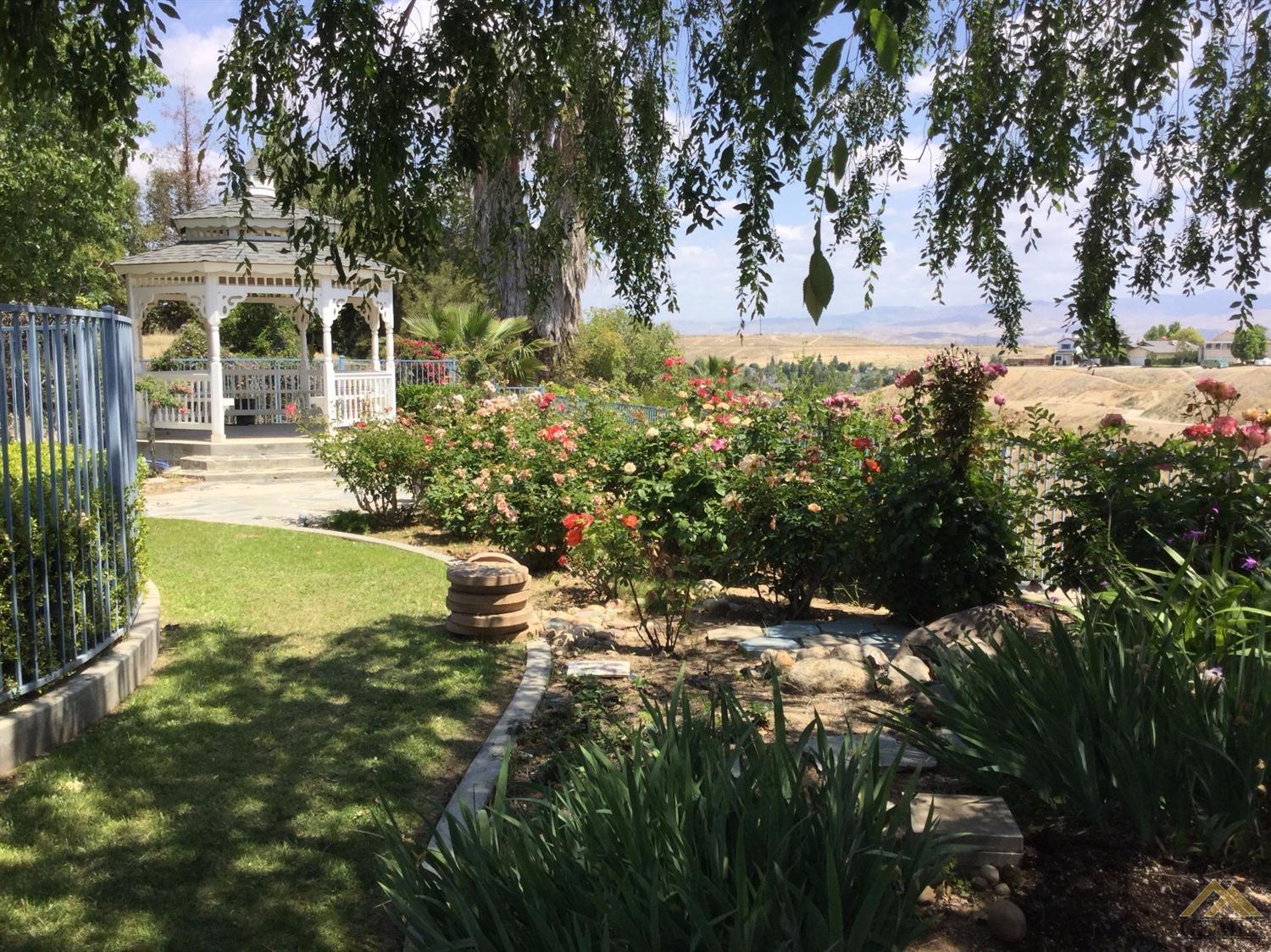 5008 Panorama Drive Bakersfield, CA 93306 - Photo 40 of 40 Beautifully landscaped flower beds