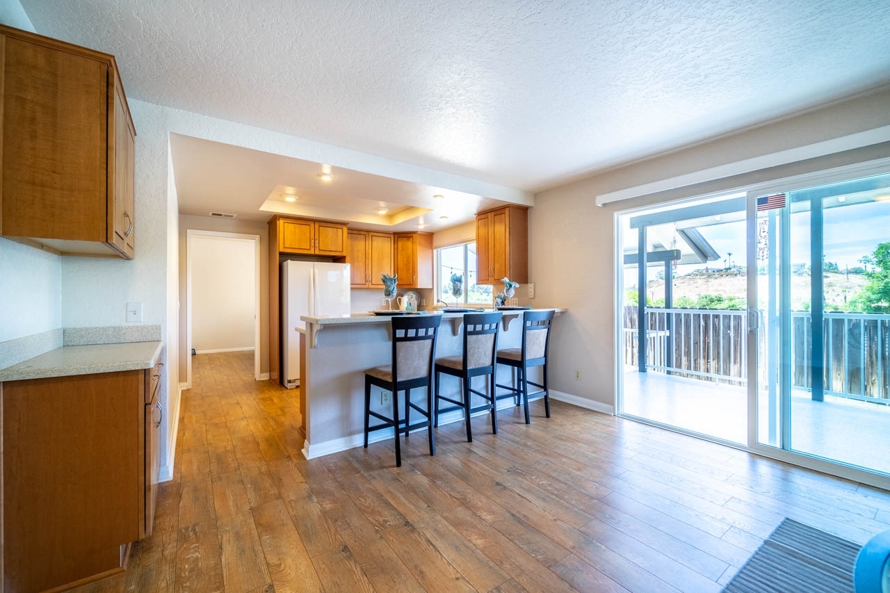 110 Knoll Road Vista, CA 92083 - Photo 9 of 22 Gallery Image 9