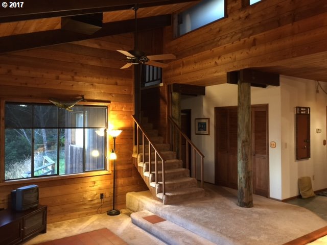 29844 Hounddog Road Gold Beach, OR 97444 - Photo 18 of 32 Gallery Image 18