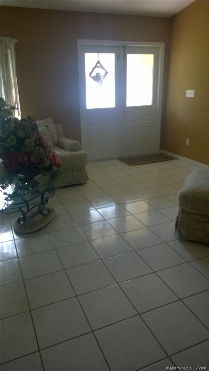 14735 Southwest 168th Terrace Miami, FL 33187 - Photo 4 of 7