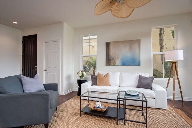 564 Beach Street Encinitas, CA 92024 - Photo 4 of 25