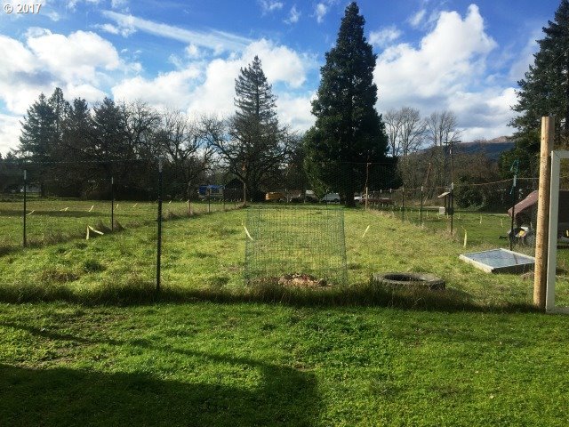 532 Glenbrook Loop Road Riddle, OR 97469 - Photo 21 of 31
