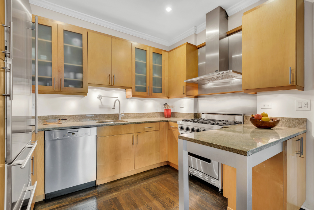 188 East 75th Street, Unit 4CD Manhattan, NY 10021 - Photo 3 of 11