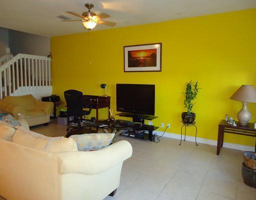 2409 Southwest 99th Way Miramar, FL 33025 - Photo 7 of 10