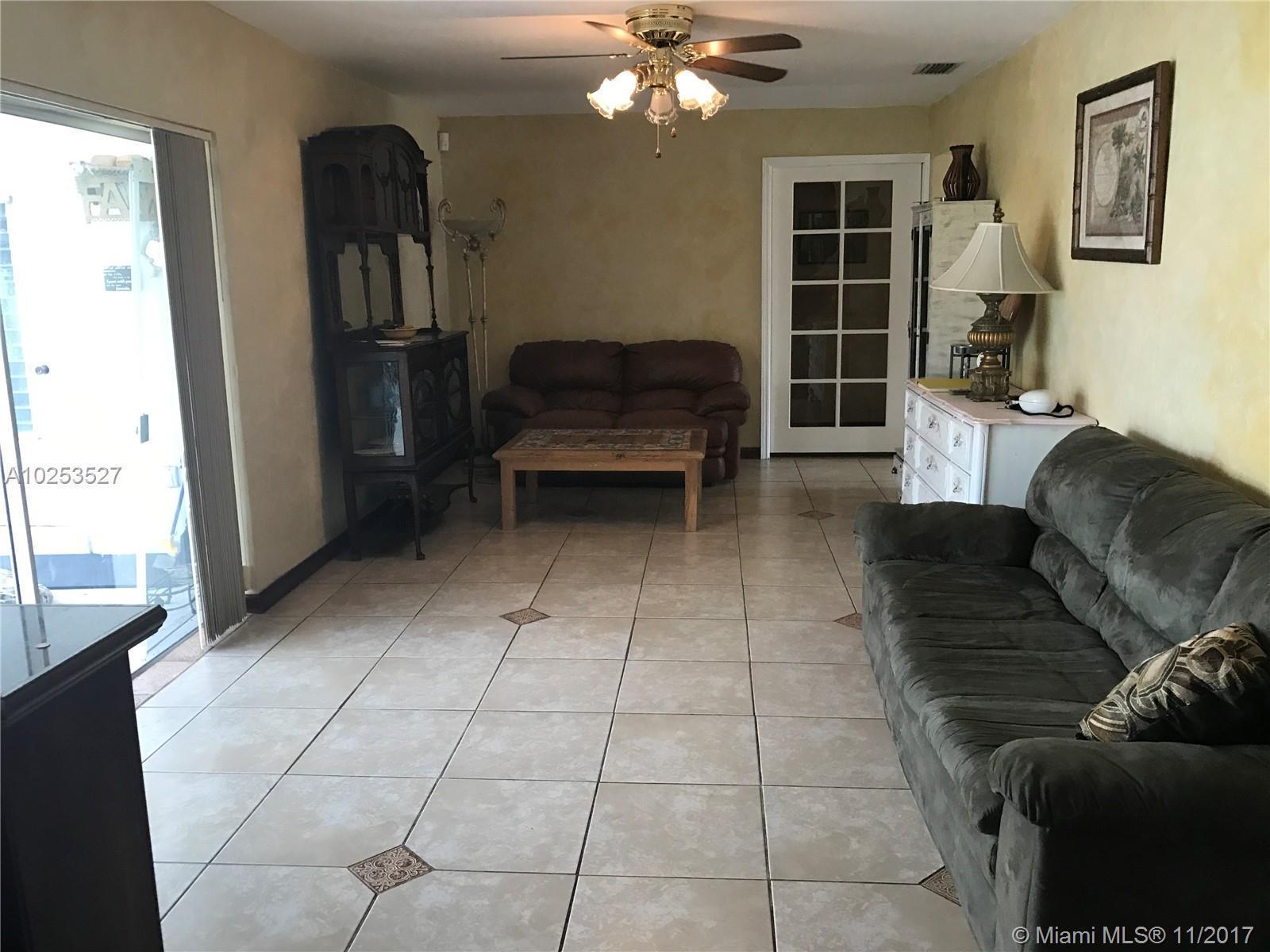 960 Southwest 74th Avenue Plantation, FL 33317 - Photo 6 of 24