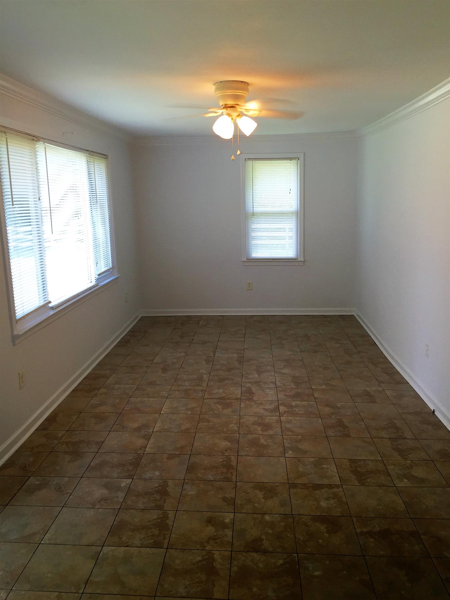 617 Old Huntsville Road Fayetteville, TN 37334 - Photo 10 of 13 Living room