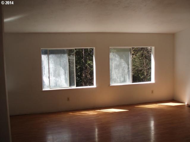 18400 Taylor Creek Road Brookings, OR 97415 - Photo 6 of 14 Gallery Image 6