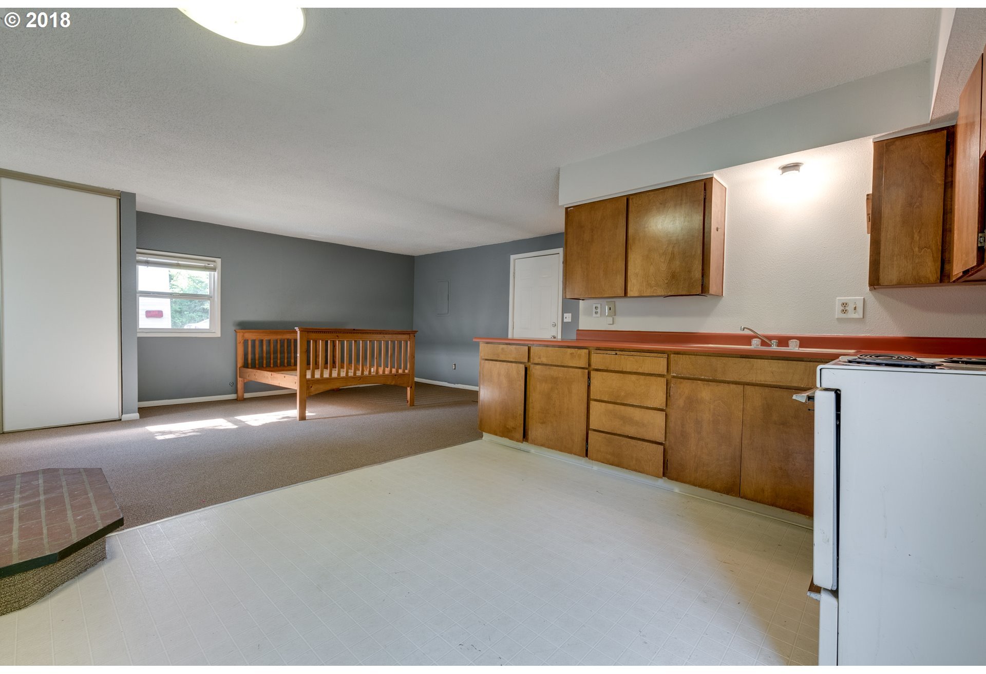 2204 Southwest Taylors Ferry Road Portland, OR 97219 - Photo 15 of 19 Gallery Image 15