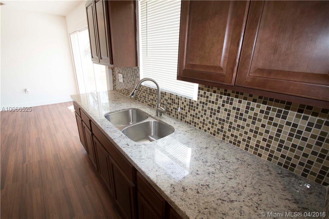 910 Northwest 89th Street Miami, FL 33150 - Photo 12 of 35