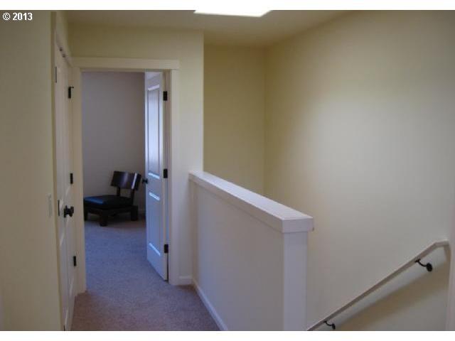 7940 Southwest 31st Avenue, Unit 2 Portland, OR 97219 - Photo 9 of 13