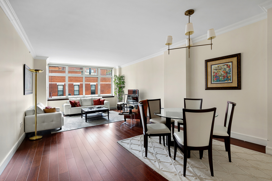 181 East 90th Street, Unit 6A Manhattan, NY 10128 - Photo 2 of 7