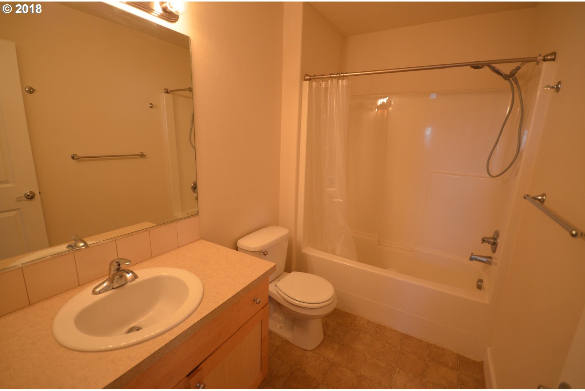 2891 Son-Rise Loop Hood River, OR 97031 - Photo 16 of 21 Gallery Image 16