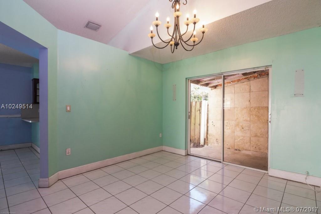 15437 Southwest 95th Lane Miami, FL 33196 - Photo 9 of 23
