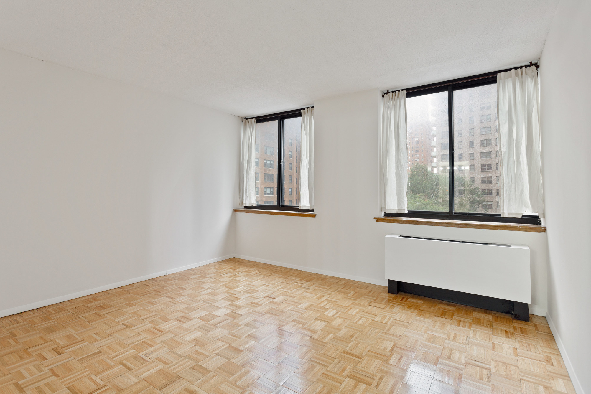 250 East 40th Street, Unit 5F Manhattan, NY 10016 - Photo 3 of 6